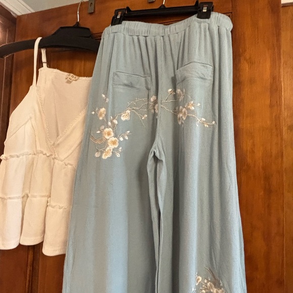 POL outfit white tank and baby blue floral pants new size medium - Picture 6 of 6